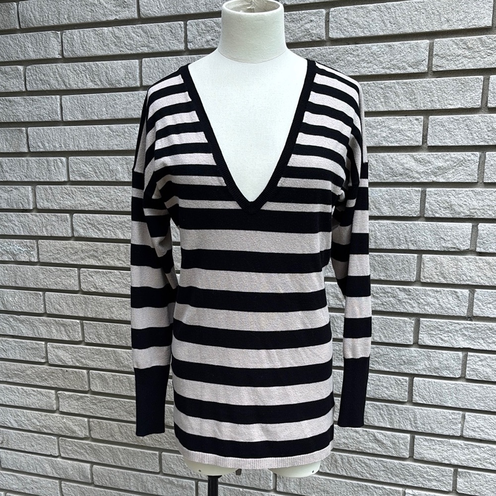 Mexx Black and Cream Deep V-Neck Striped Sweater Long Length Sz L